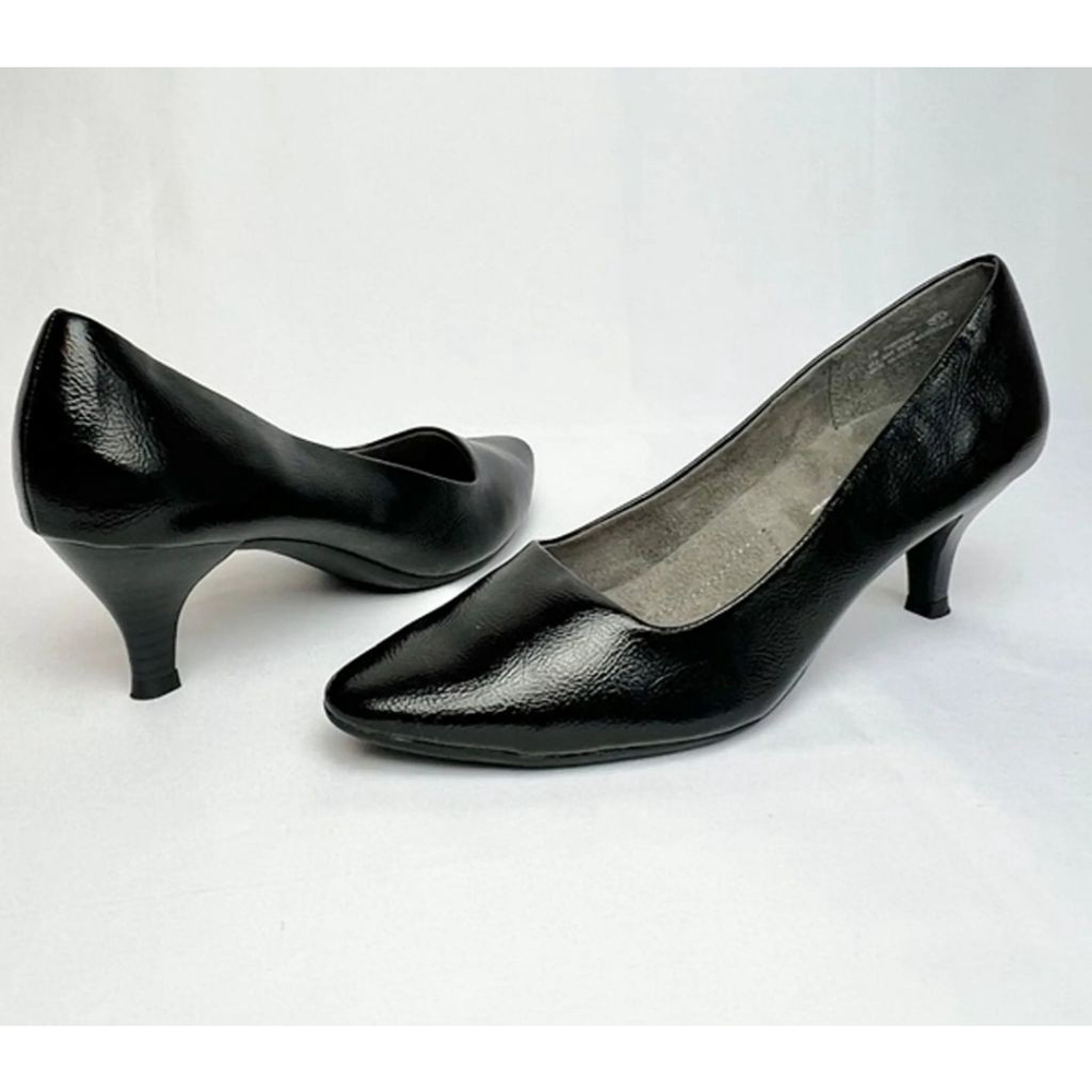 Women's A2 by Aerosoles Blue Midnight (dark navy)Patent Kitten Heel Pumps Size 8